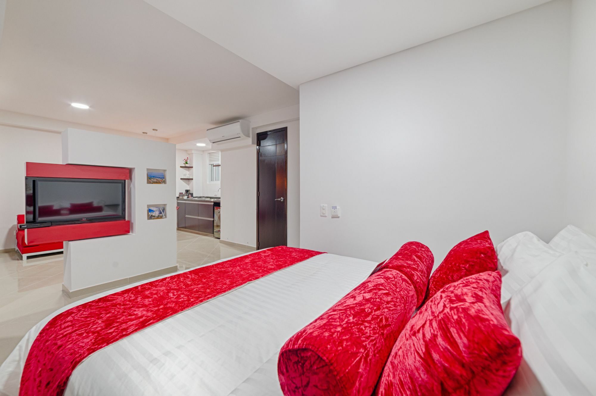 Hotel Piaro In Suites 칼리 외부 사진